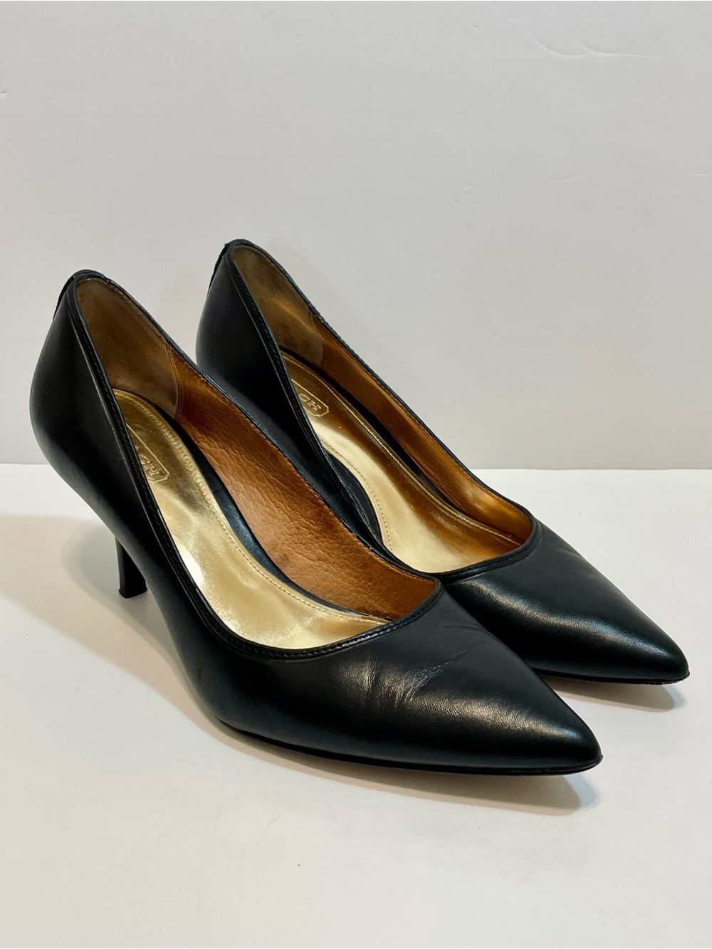 COACH Classic Black Leather Pointed-Toe Pumps Gold Lining Size 37 (6.5)